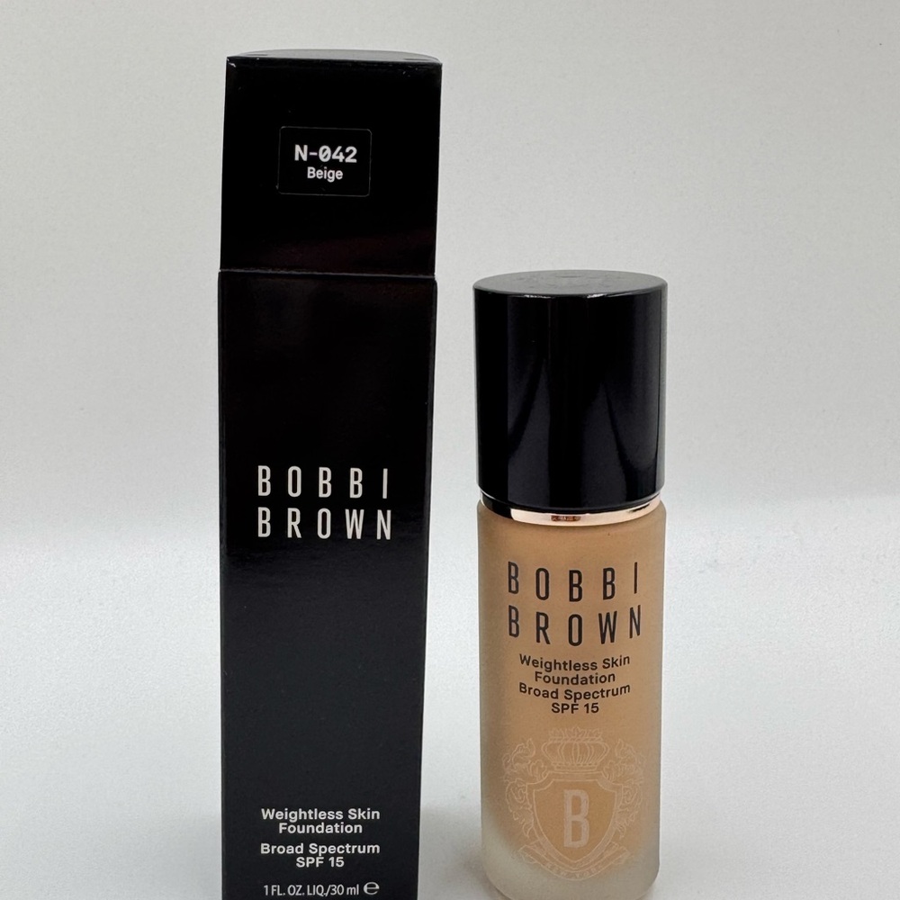 Bobbi Brown Weightless Skin Oil-Controlling Foundation SPF 15 N-042 Beige